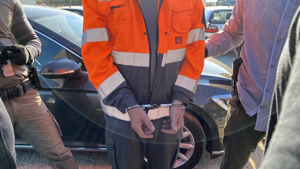 Szolgálunk és elfogunk!